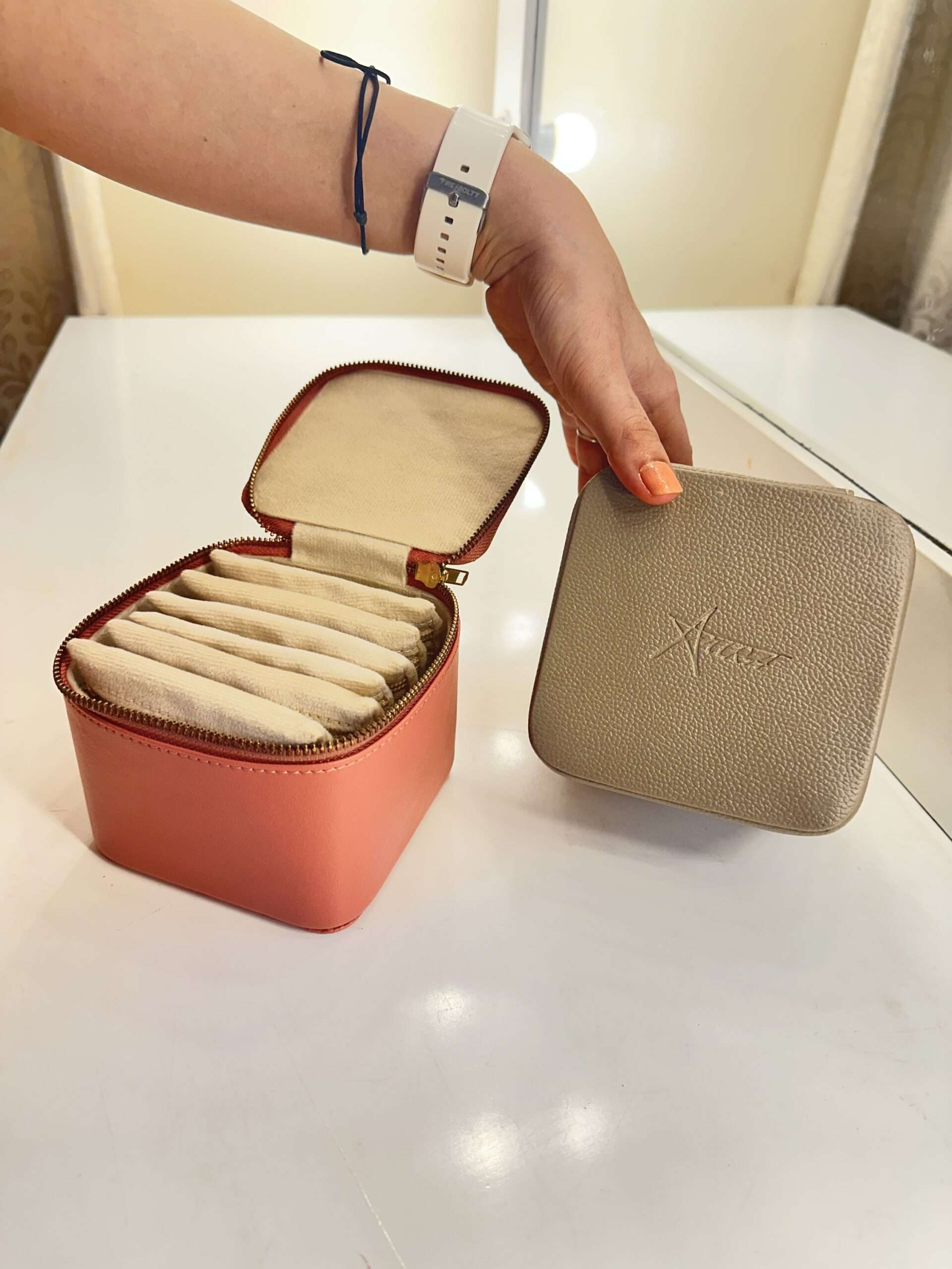 img 7289 scaled - Amaraindia - platinum brush organizer